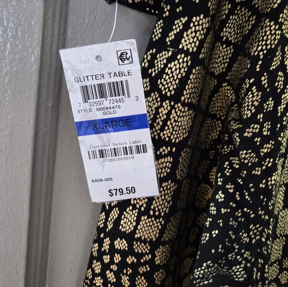 Beautiful gold/black sweater - Picture 2 of 3